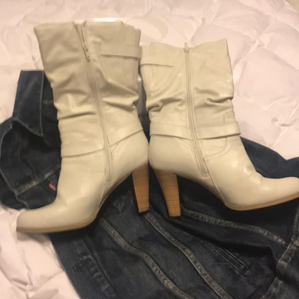 Ladies Mid calf winter white high heel size 10M - Picture 2 of 8